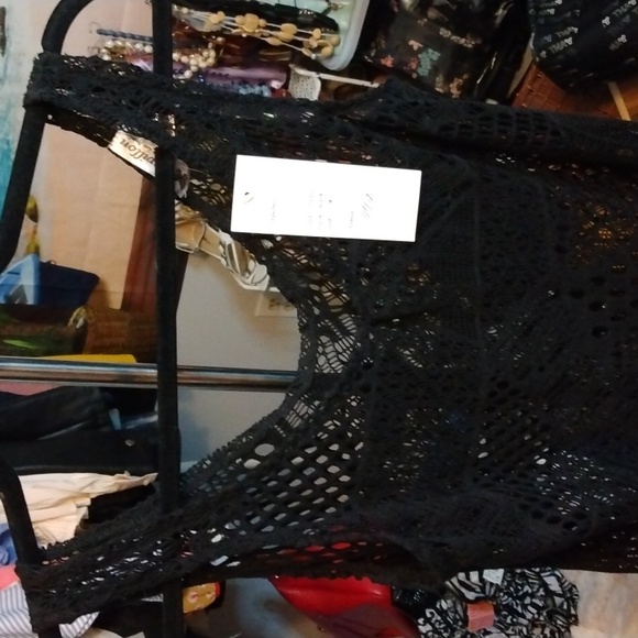 Papillon women's black embroidery top sz Medium - Picture 6 of 17